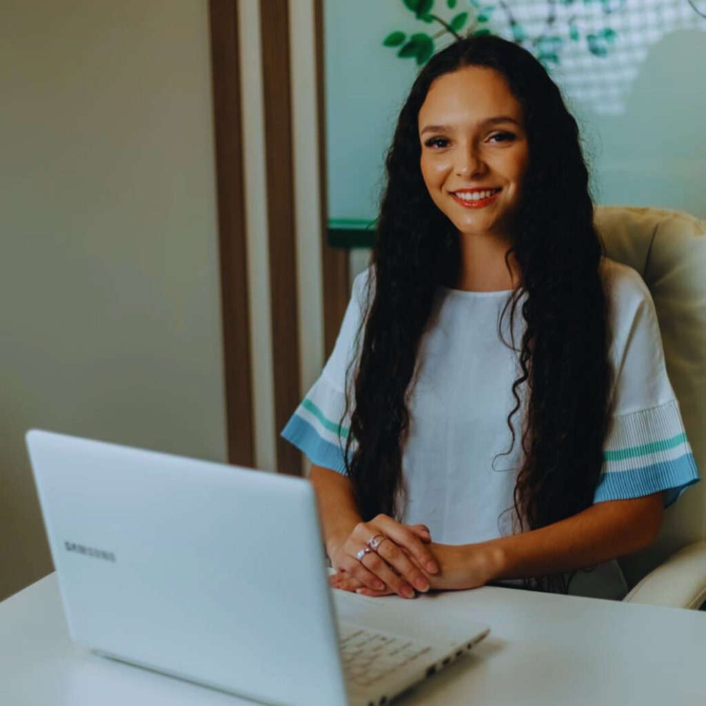 Psicóloga: Giovana Teles Vieira CRP: 08/40017 Formação: Graduada em Psicologia em 2022 Abordagem: Psicanálise Atendimento: Presencial e Online Convênios: Atendemos particular e pelo convênio Unimed